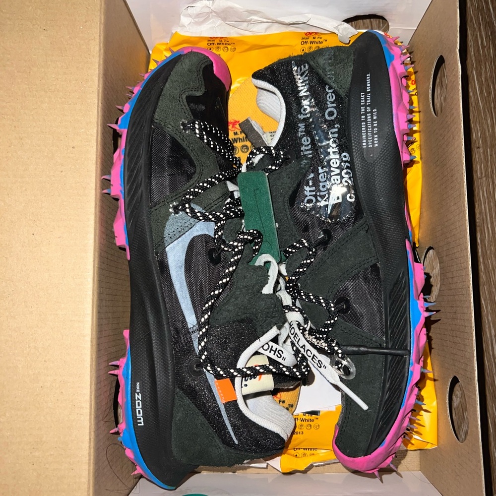 Off-White x Wmns Air Zoom Terra Kiger 5 'Athlete in Progress